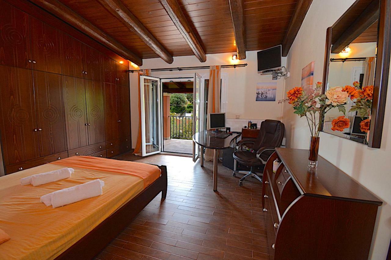 Villa Alex Sinarades Exterior photo